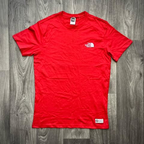 THE NORTH FACE T-shirt